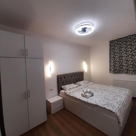 Golden Stars Apartment Arad Ngoại thất bức ảnh